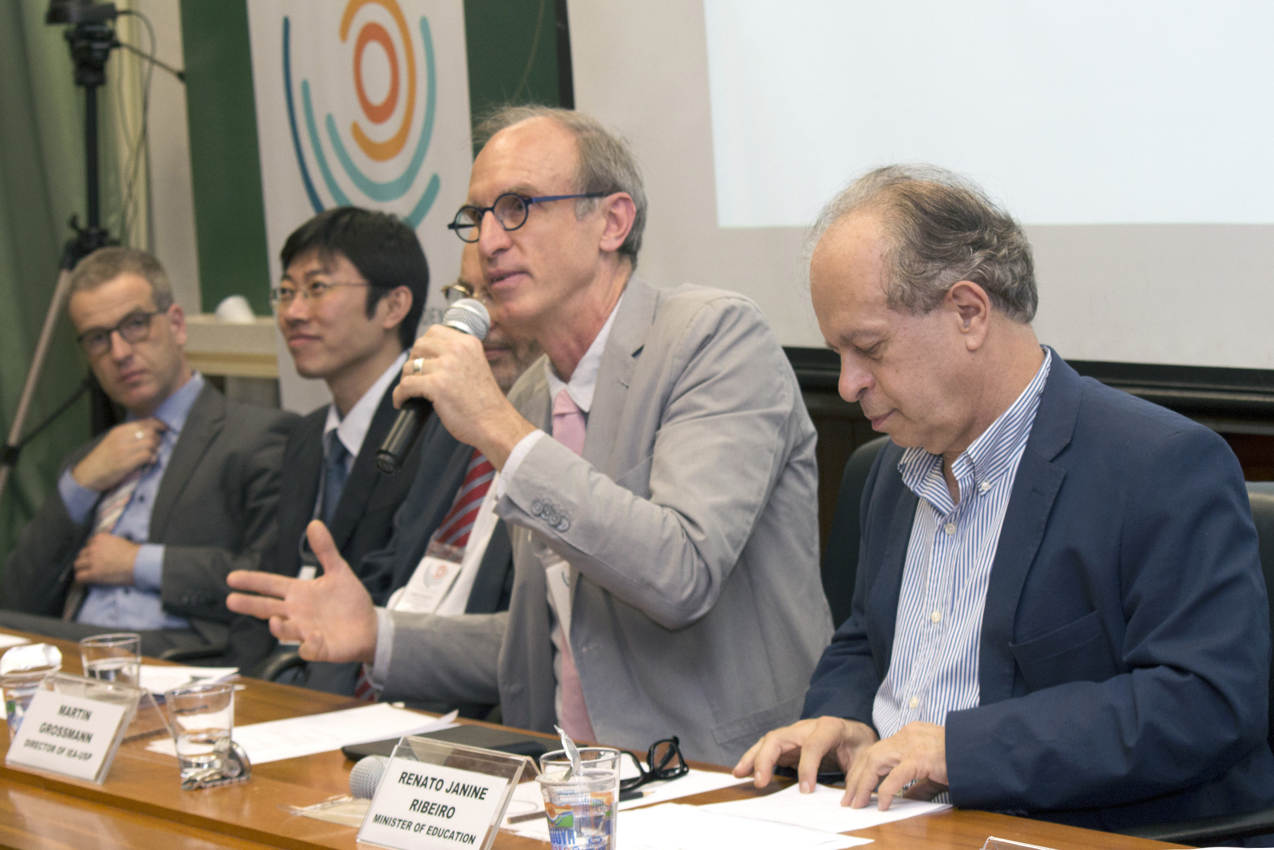 Carsten Dose, Dapeng Cai, Martin Grossmann and Minister Renato Janine Ribeiro