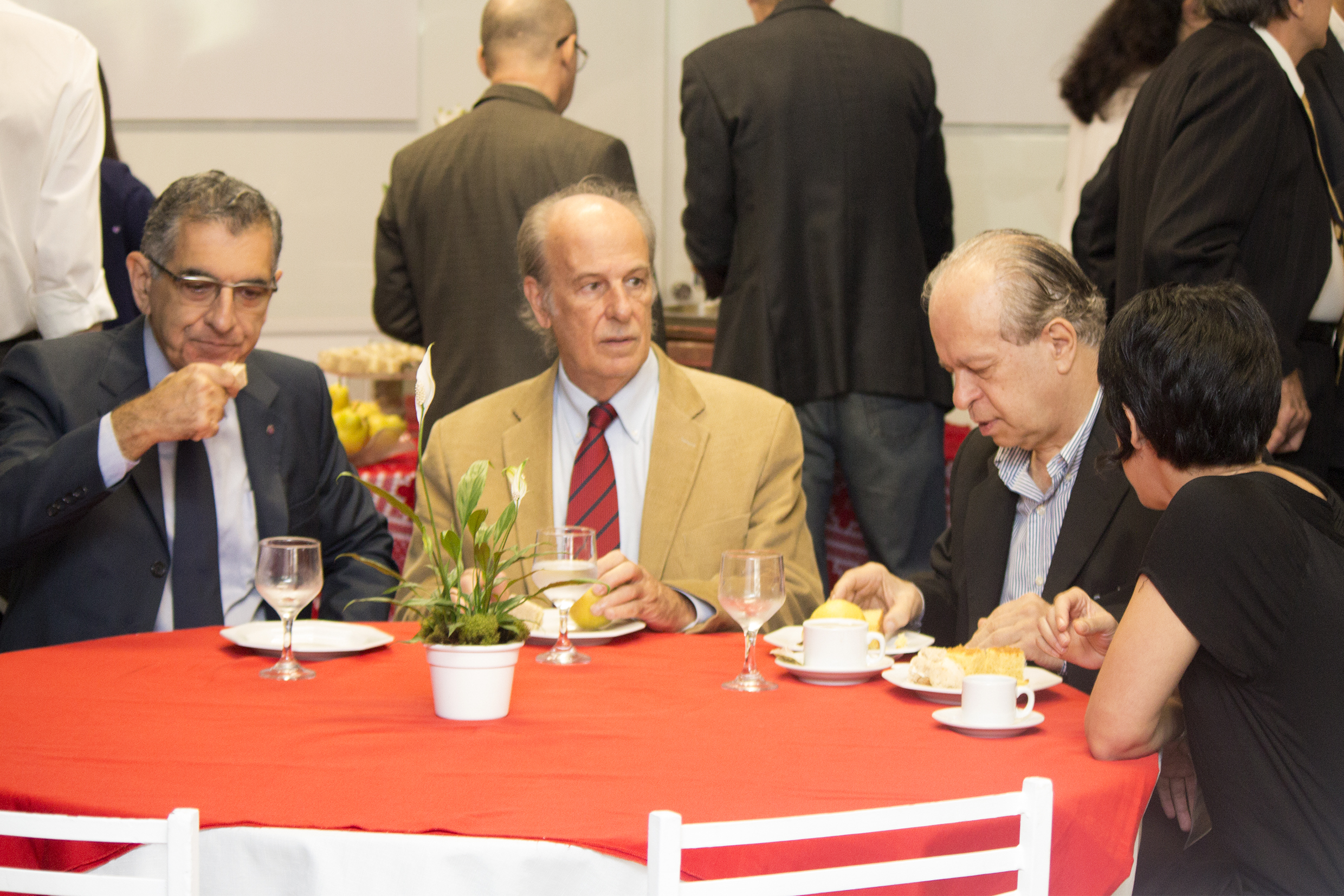 Breakfast with Minister Renato Janine Ribeiro - April 24, 2015