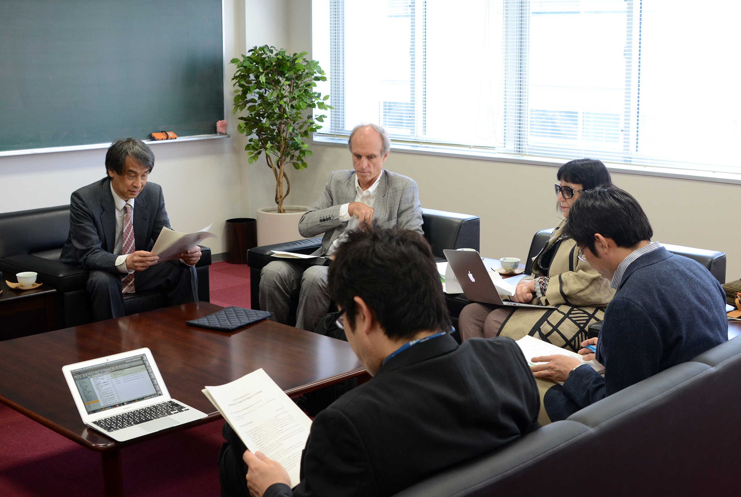 Takaho Ando, Martin Grossmann, Regina P. Markus, Dapeng Cai and Susumu Saito